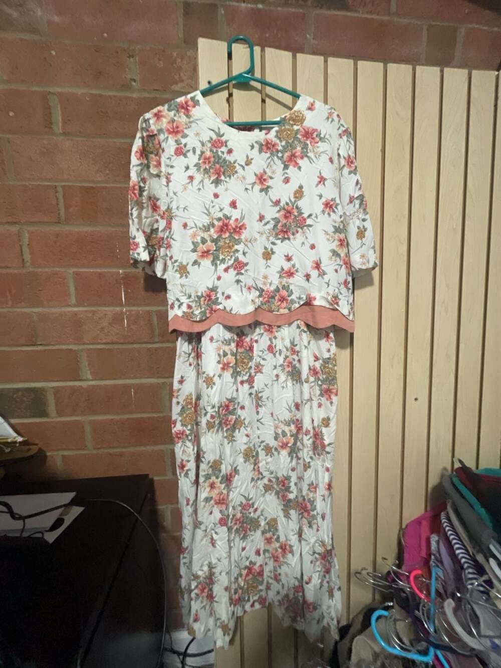 Vintage Floral Print Midi Dress with Scalloped Layer Detail